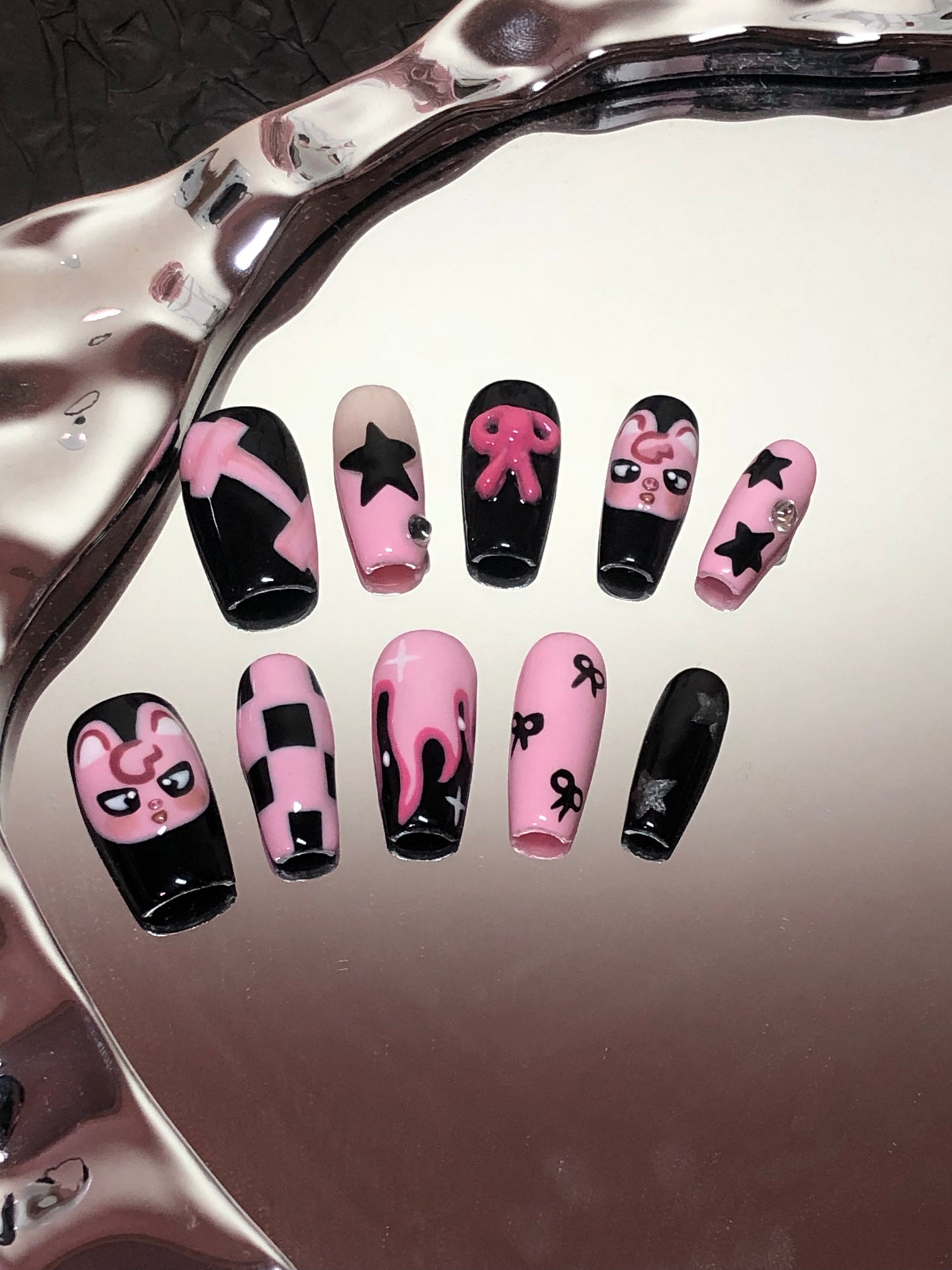 Black Pink Cool Dwaekki Handmade Press On Nail