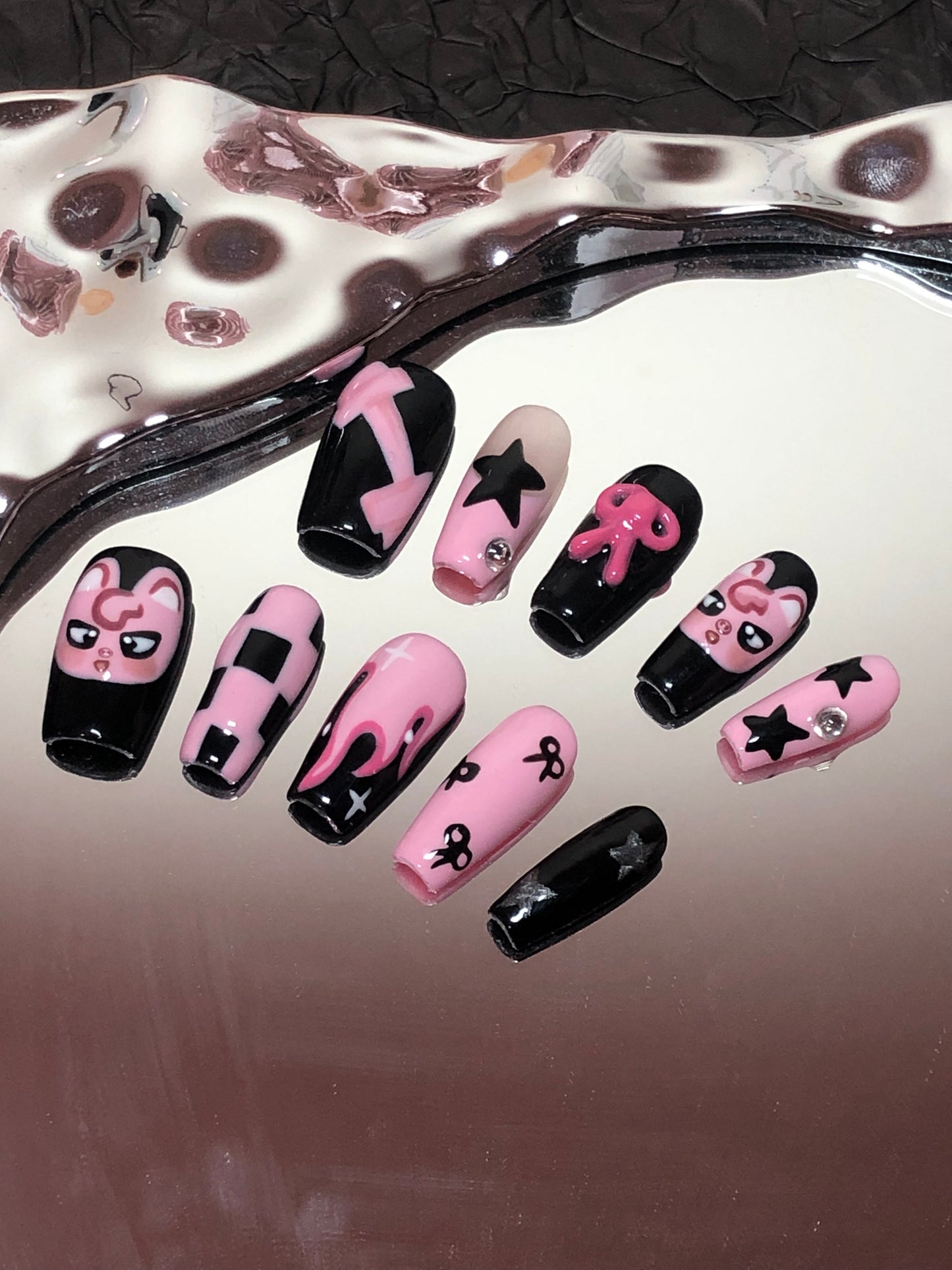 Black Pink Cool Dwaekki Handmade Press On Nail