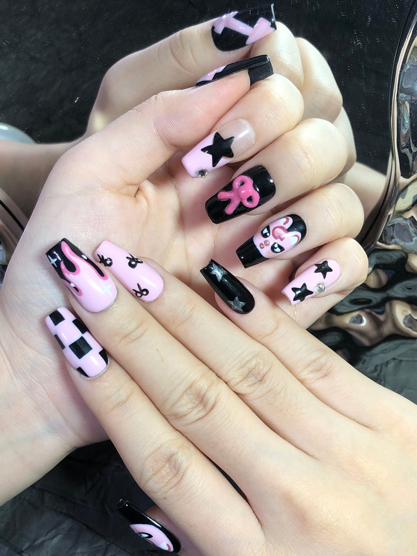 Black Pink Cool Dwaekki Handmade Press On Nail